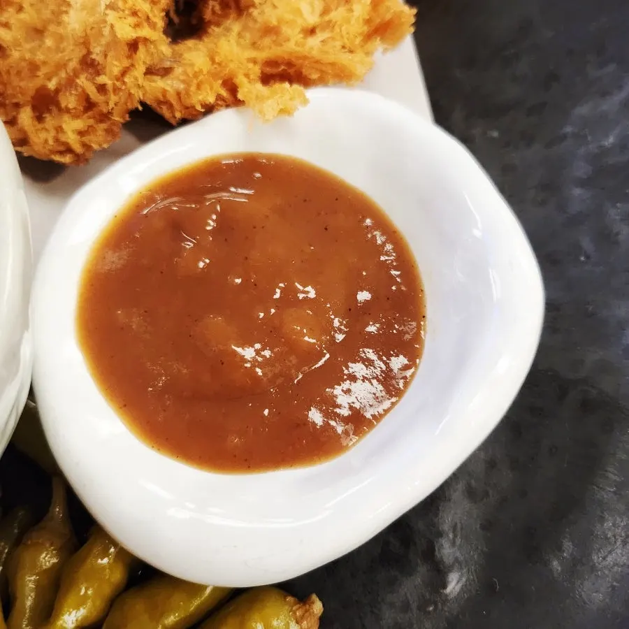 Mild sauce served with bogkatsu