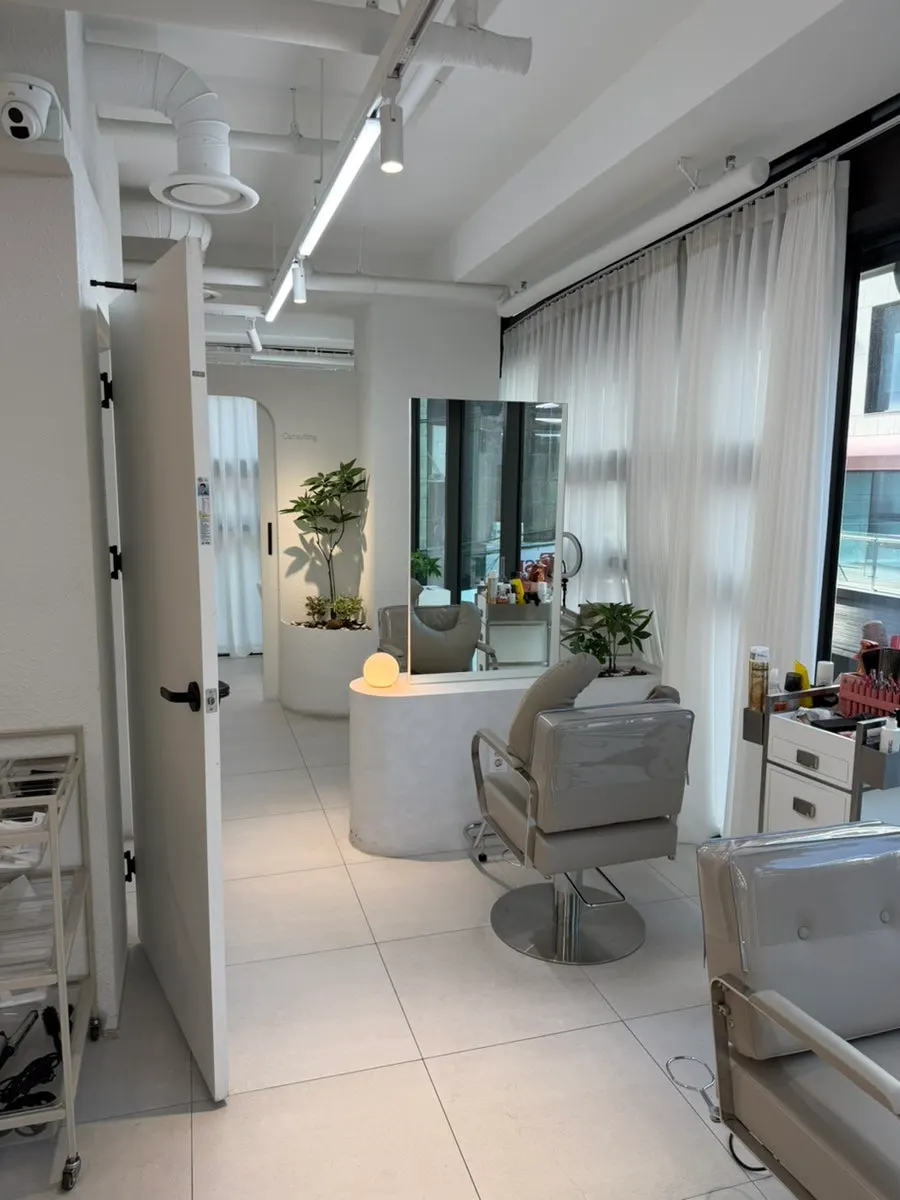 Salon waiting area