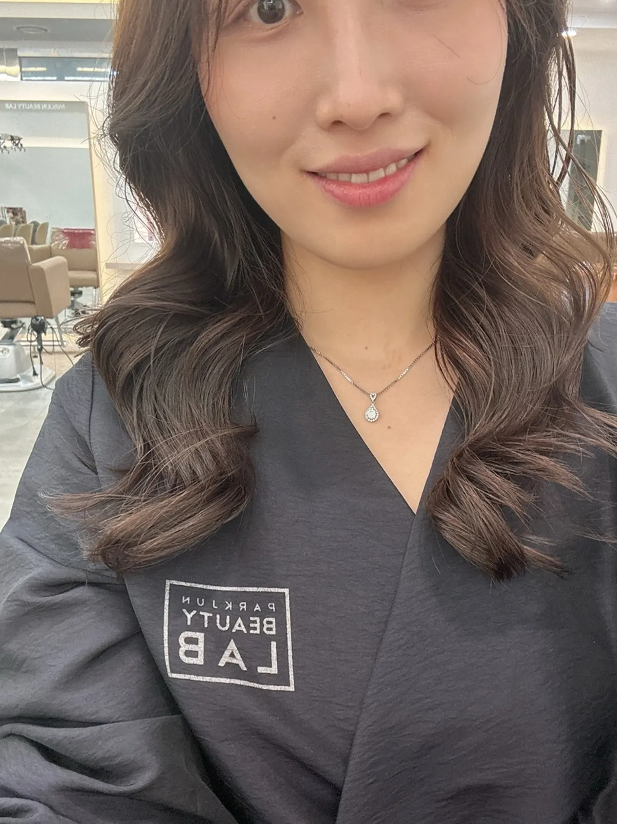 건강한펌 시그니처로 완성한 자연스러운 웨이브 헤어