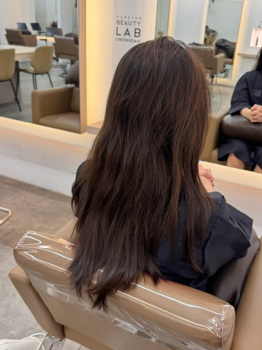 펌 시술 전 처지고 푸석한 모발 상태