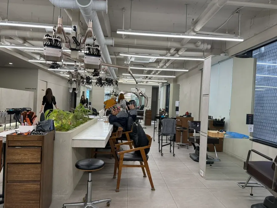 Waiting area at Beorn Hair Cheongdam