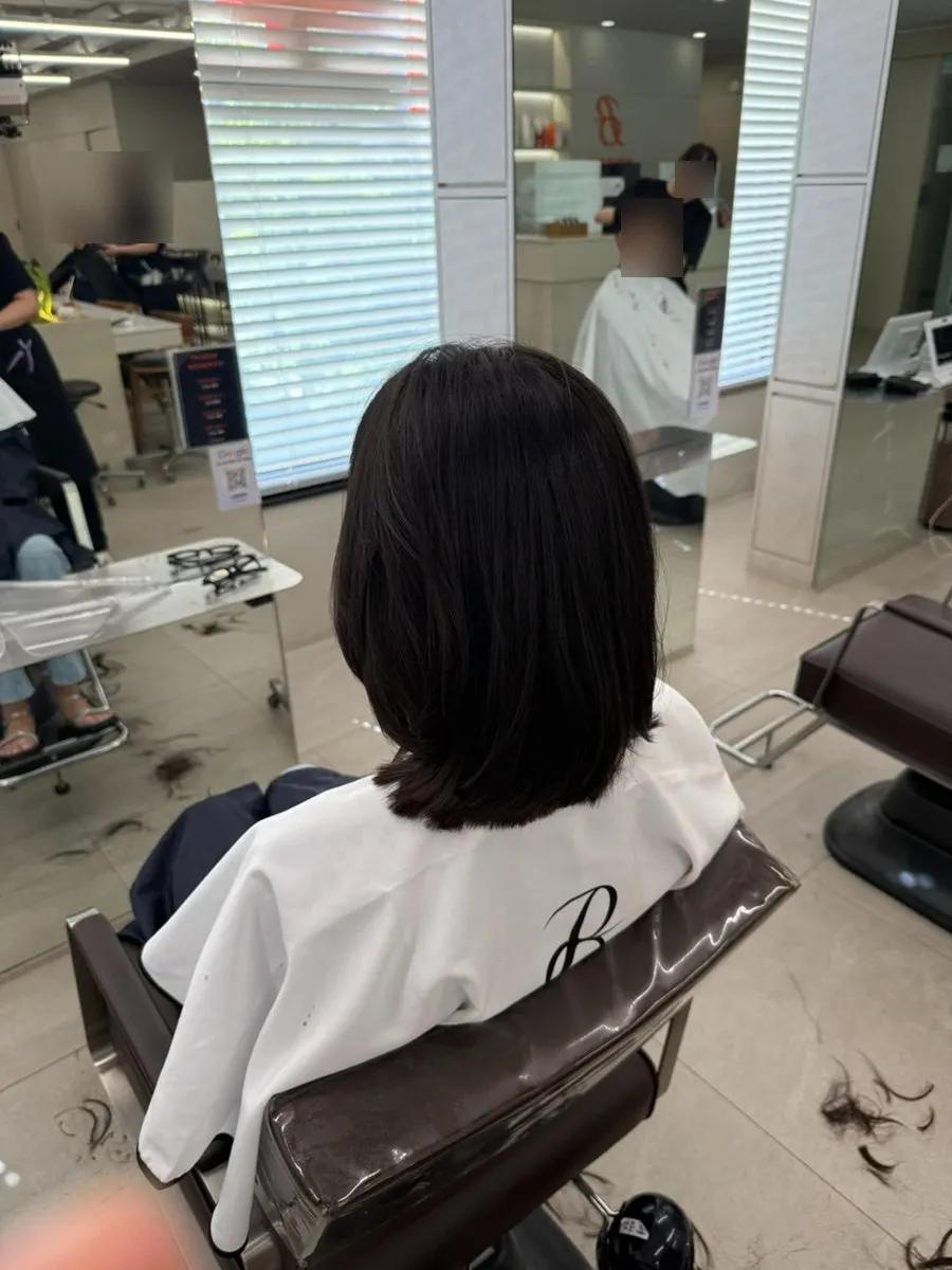 Side view of the calm finished hairstyle