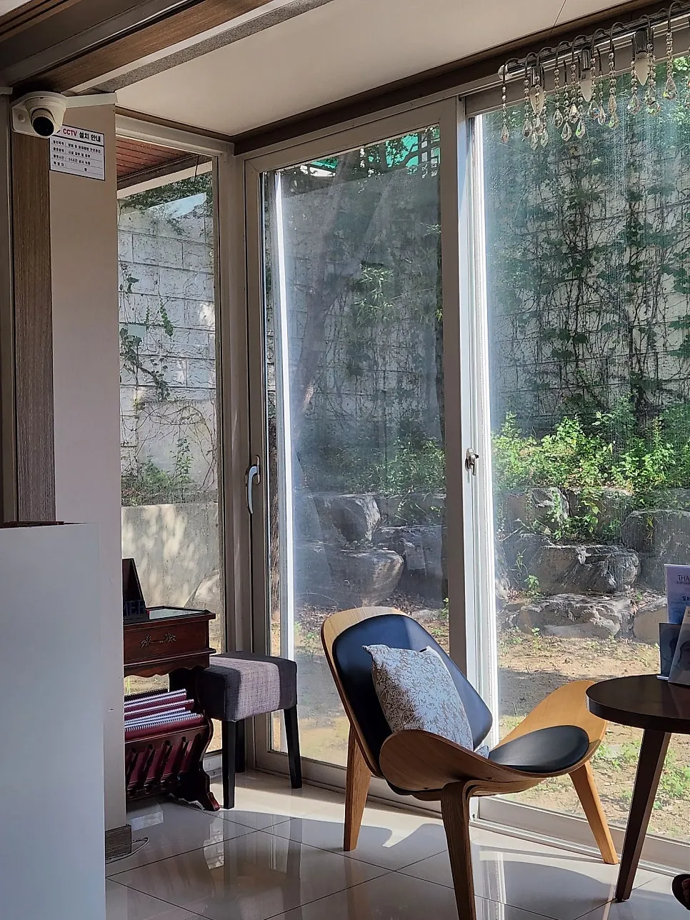 Sunlit consultation room and lobby at Clermont Monde