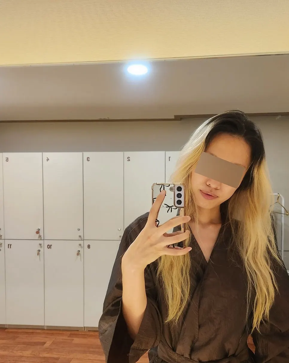 Checking skin condition after the treatment