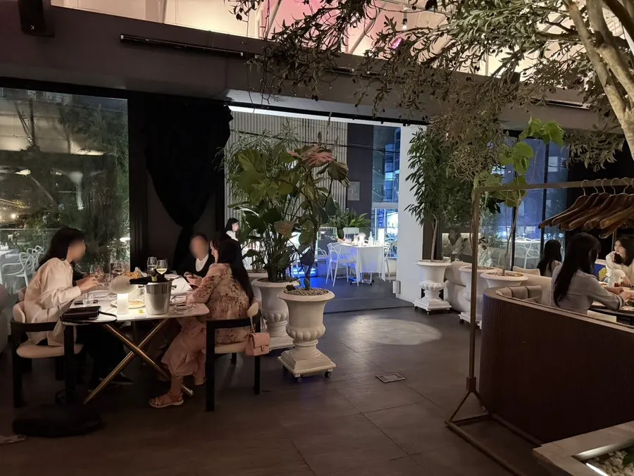 Spacious interior suited for gatherings and birthday parties