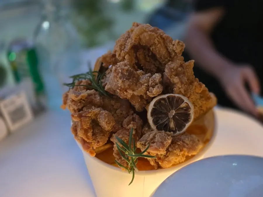 차돌김치볶음밥과 소시지