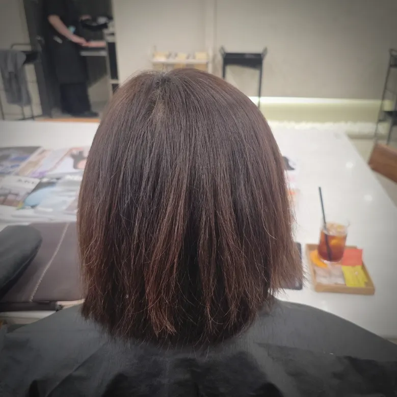 Consultation on hair condition before all-over color