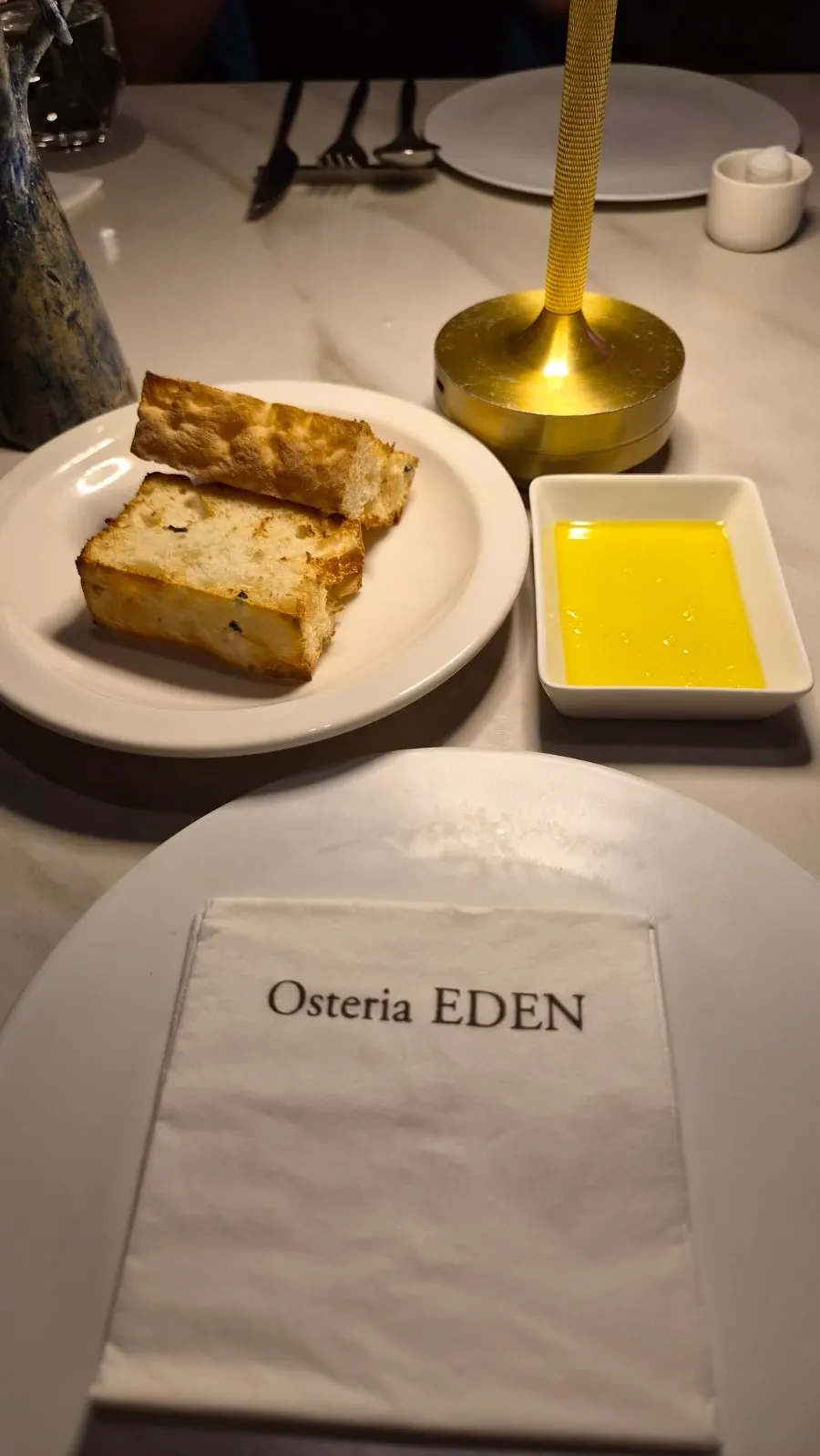오스테리아 에덴 식전빵