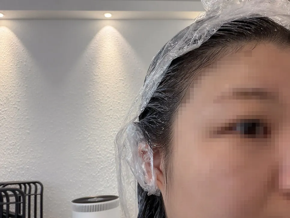 Starting the wedding dye treatment