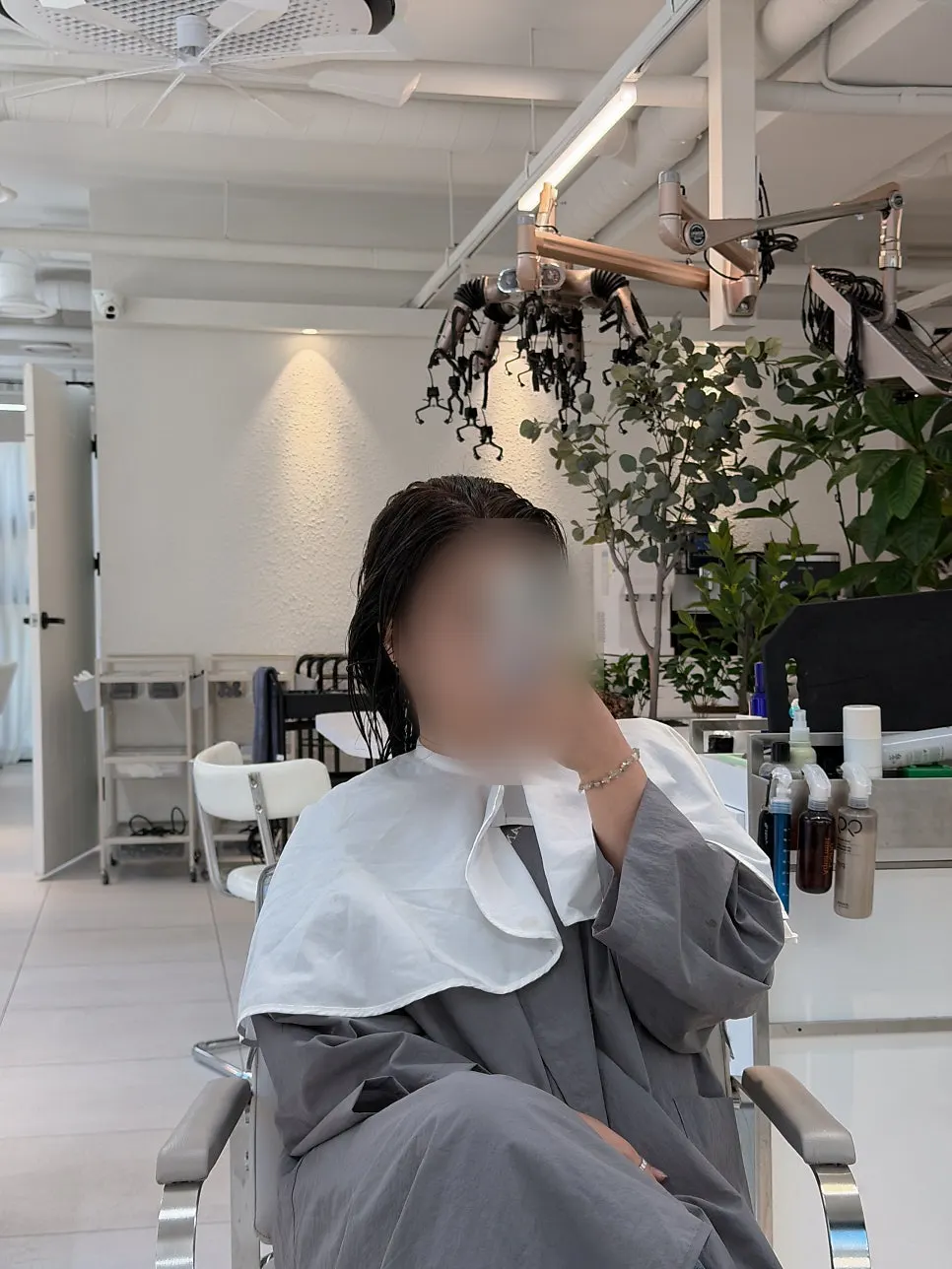 Naturally brightened brown hair after dyeing