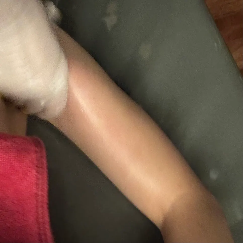 Décolleté care in progress