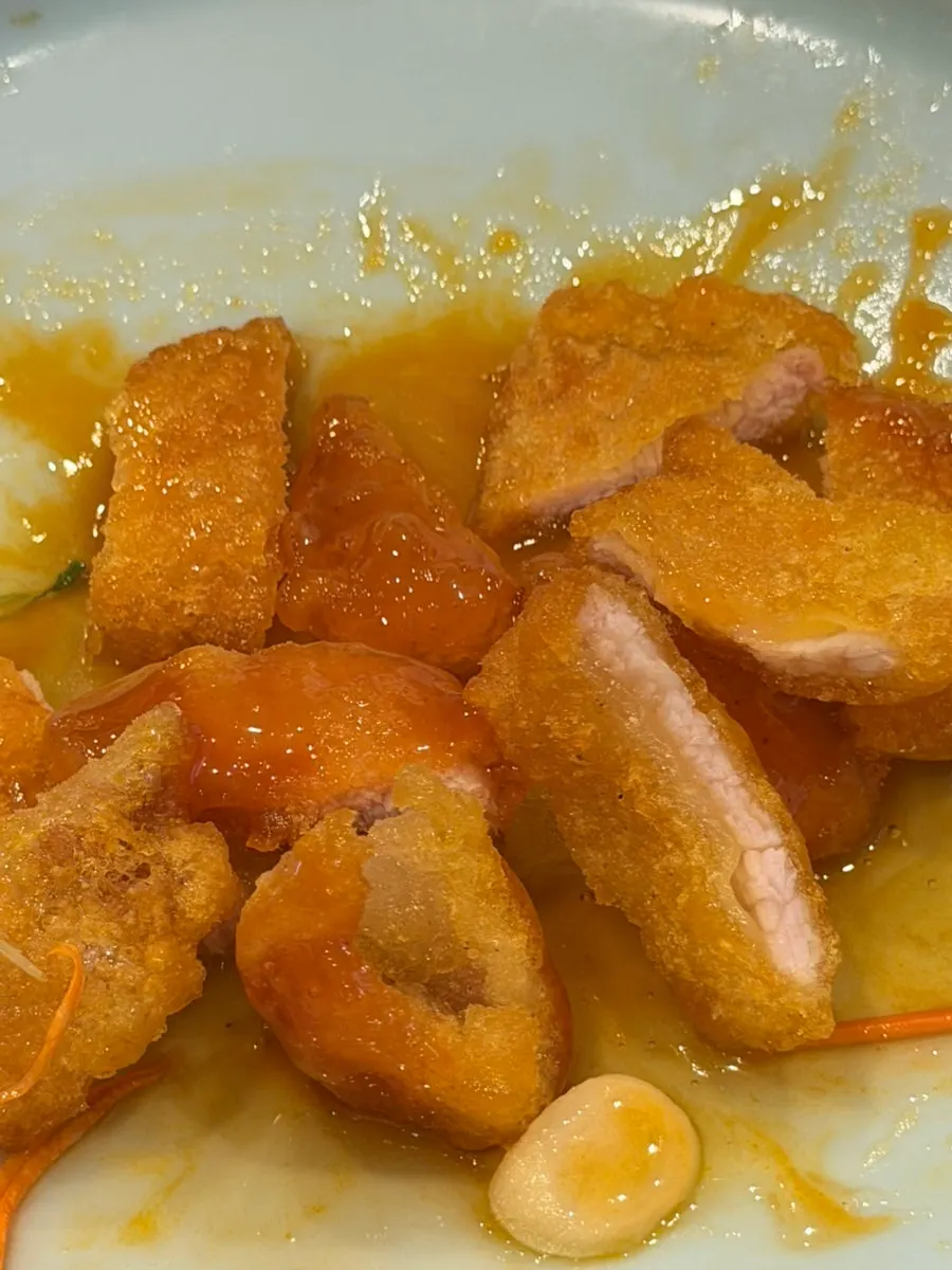 Quabaorou piece with a hearty meat cross-section