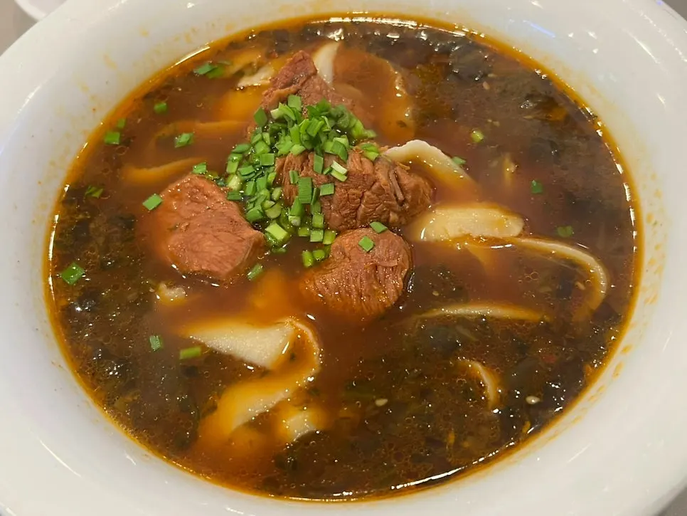 주문한 음식이 차려진 테이블