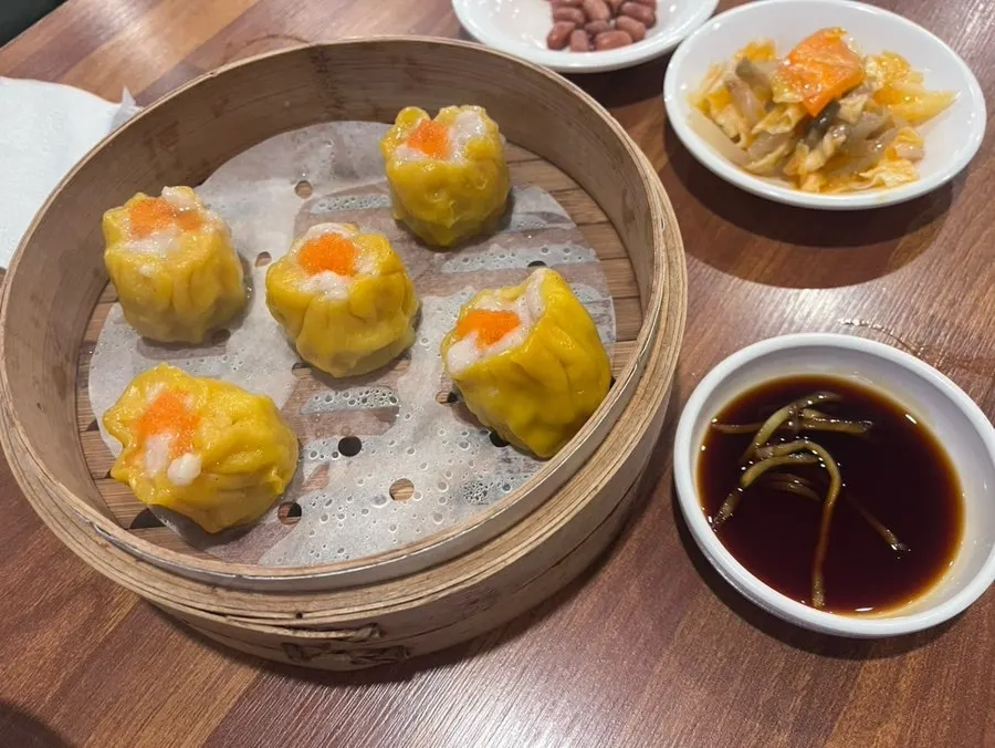 Cross-section of a shumai showing its filling