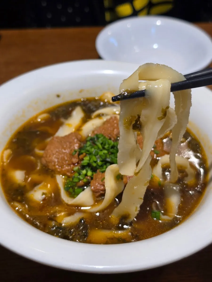 A bowl of beef knife-cut noodles at Cheonghwawon