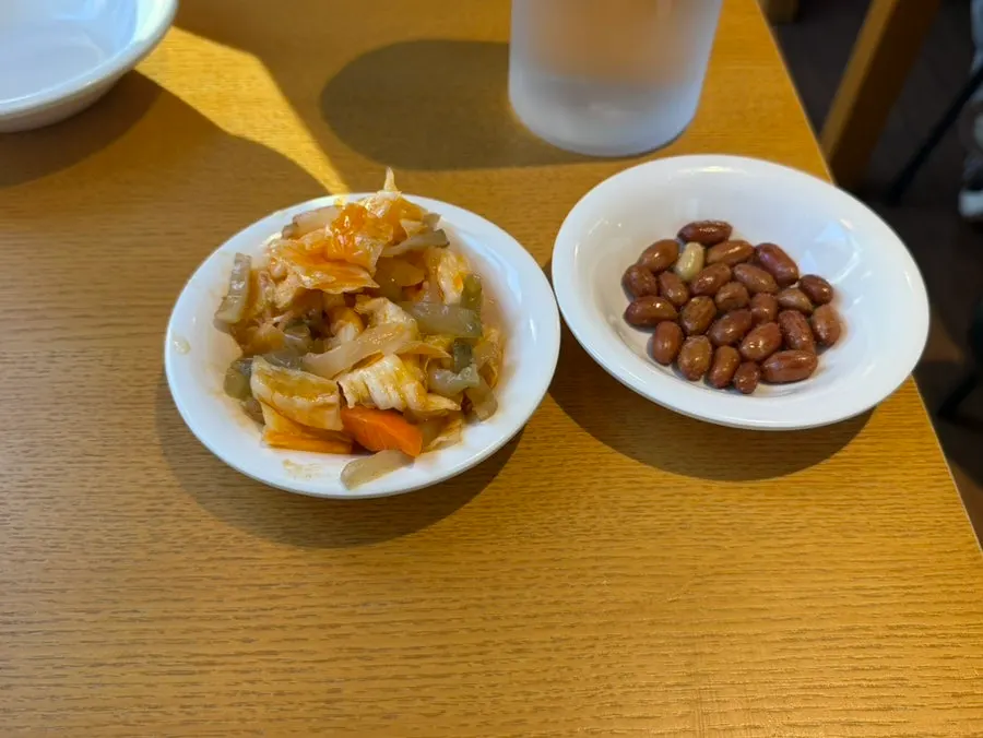 땅콩과 양배추 짜사이 기본찬