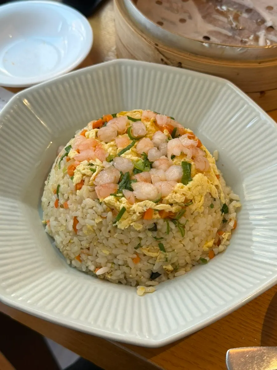테이블에 차려진 청화원 대학로점 한 상