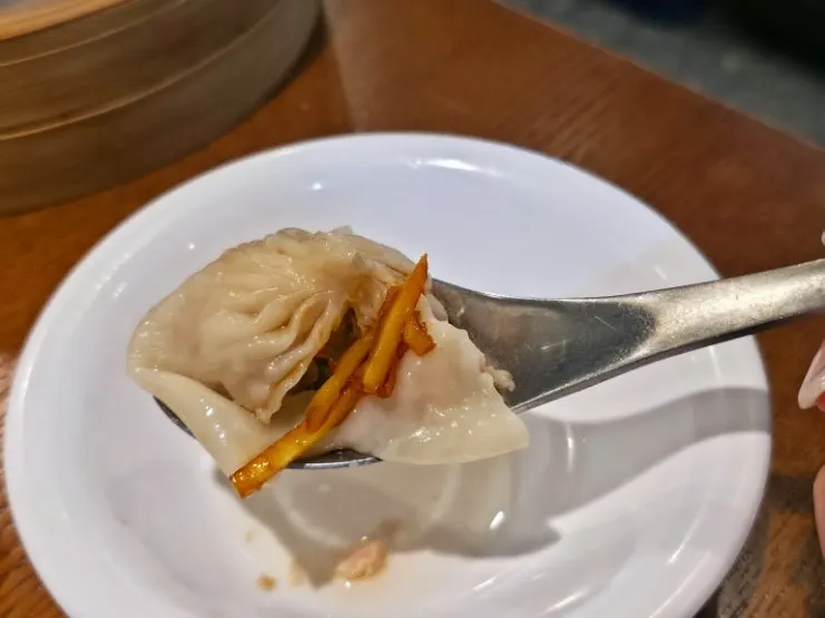 A tray of freshly steamed xiaolongbao