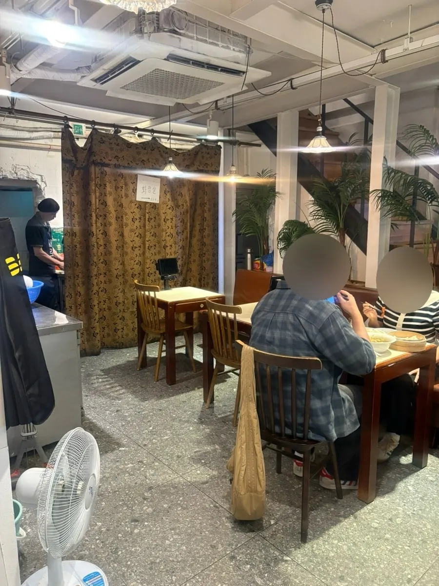 Cheonghwawon interior with an overseas-style atmosphere