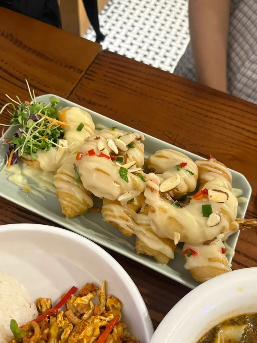 A plate of Cheonghwawon's cream shrimp