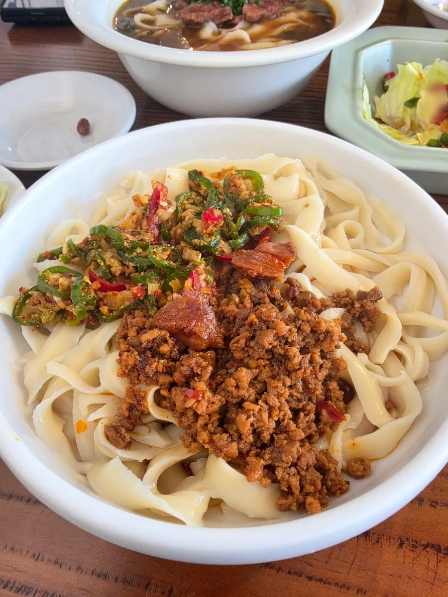 Yulinji piled generously with vegetables