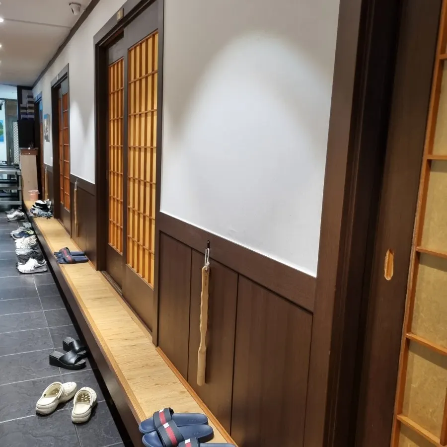 Interior decor at Akiaki