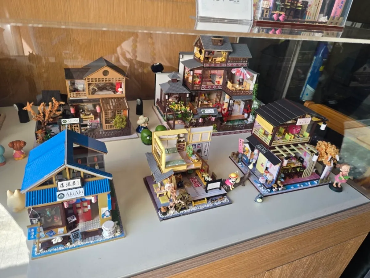 Anime miniature figures displayed at Akiaki's entrance