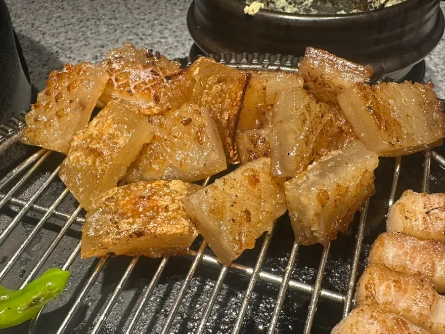 두툼하고 쫄깃한 껍데기