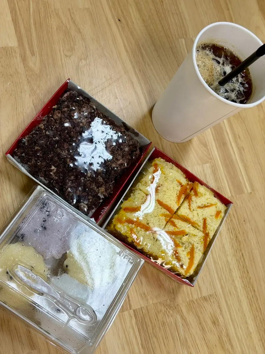 Packaged retail rice cakes selected to buy