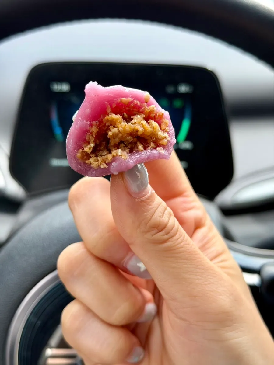 Cross-section of songpyeon showing the sugar filling