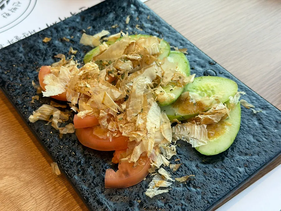 Katsuobushi goma salad