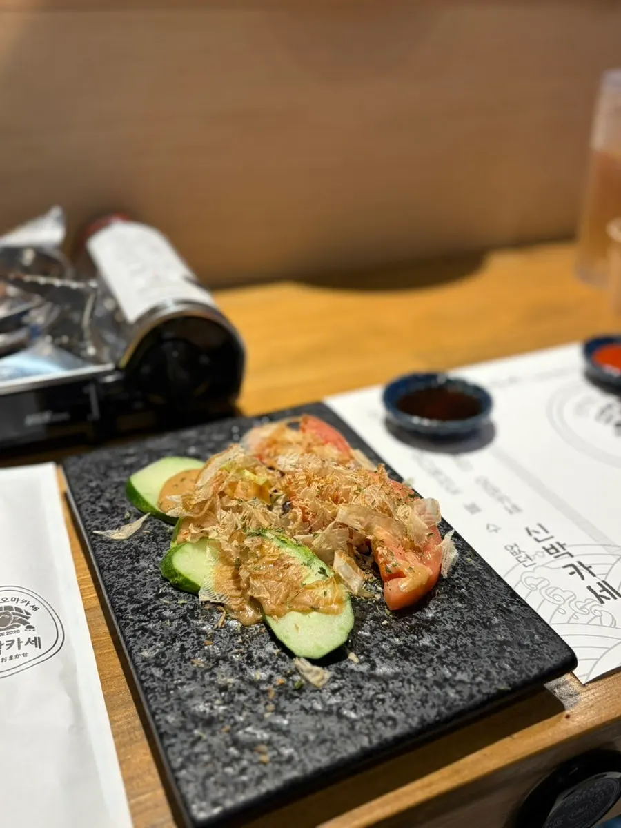 Katsuobushi salad dish