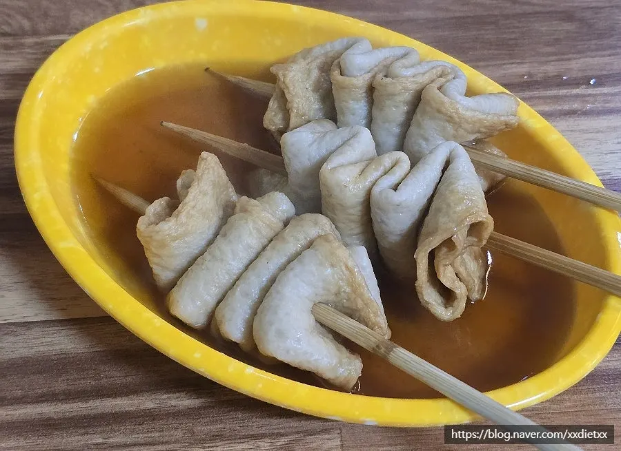 매콤달콤한 양념이 묻은 두리떡볶이 클로즈업