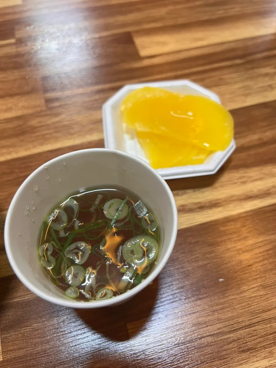 Fish-cake broth with scallions