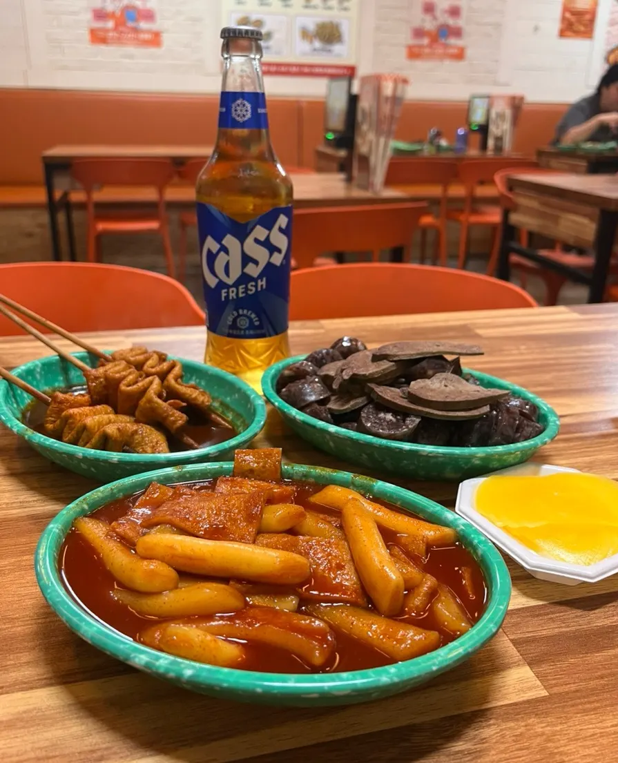 Tteokbokki, fish cake, sundae, and drinks set