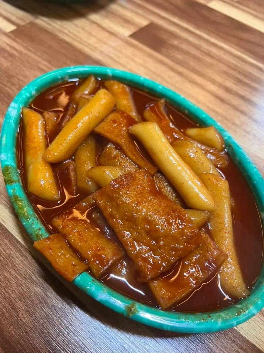 Bubuduri Tteokbokki set components