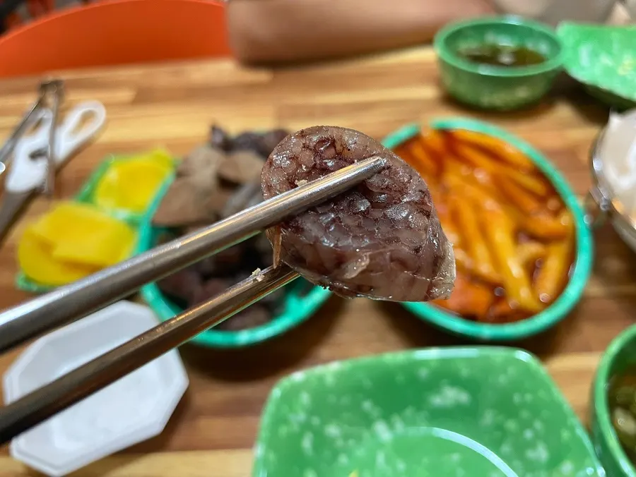 Tteokbokki and chewy sundae pairing