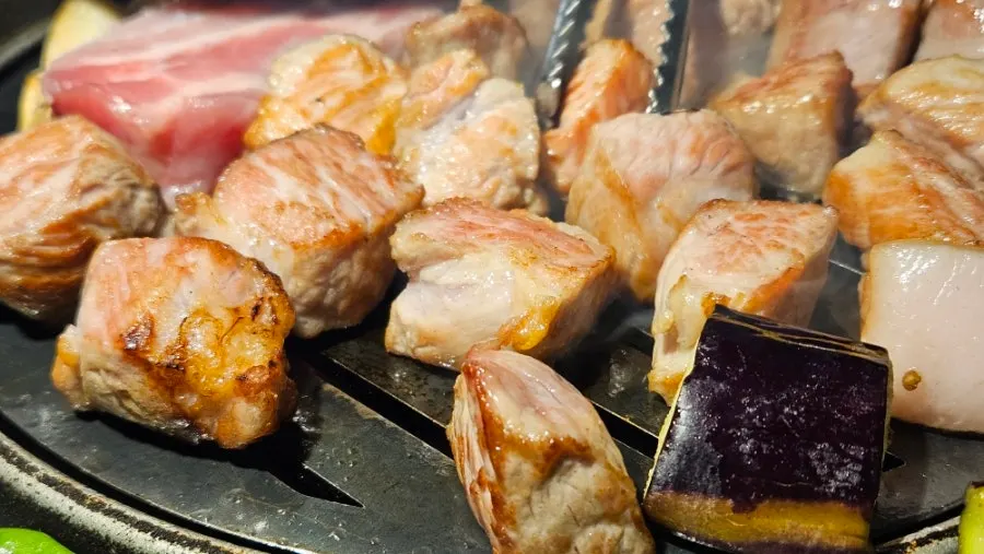 편하게 즐기는 통삼겹살과 통목살