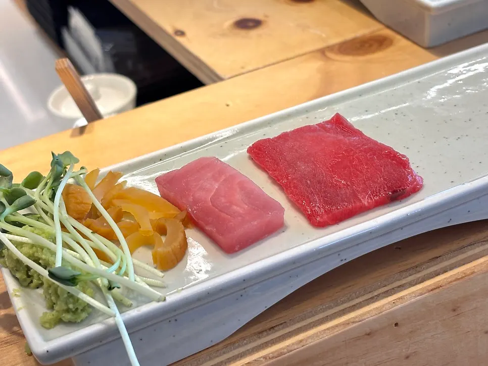 Sushi served one type at a time
