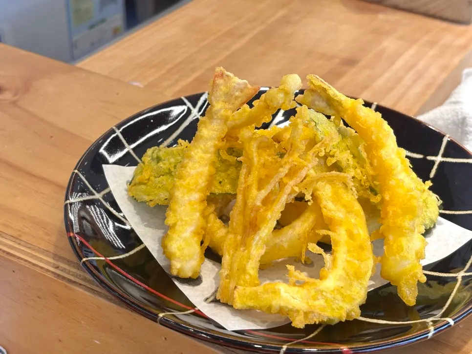 Mixed tempura plate with shrimp and vegetables