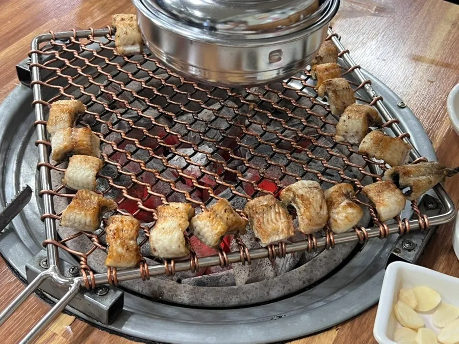 Golden-grilled eel