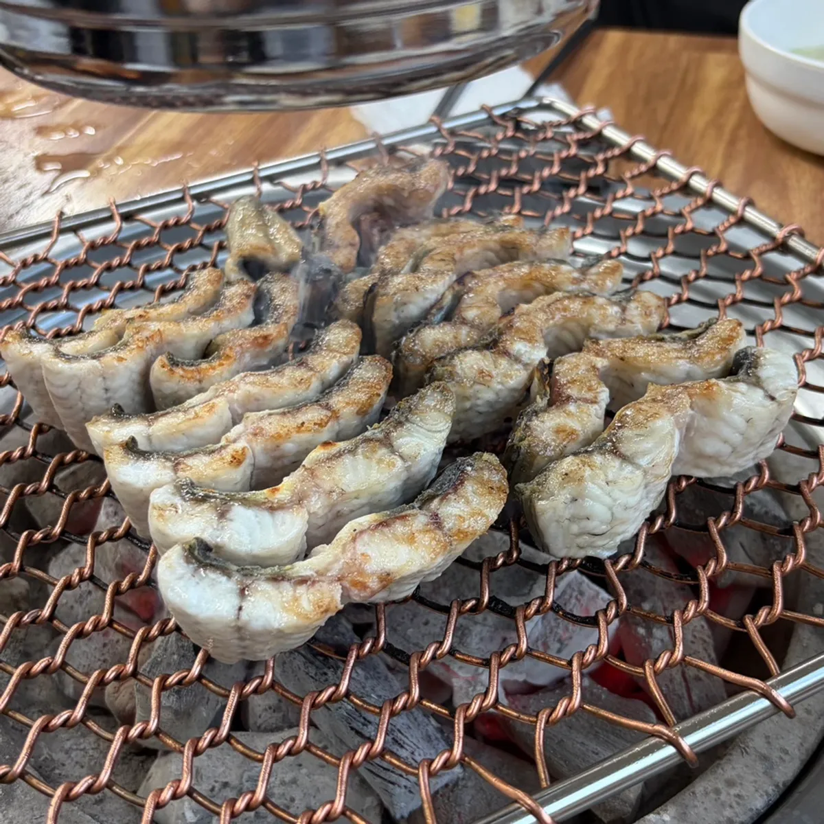 Golden charcoal-grilled eel