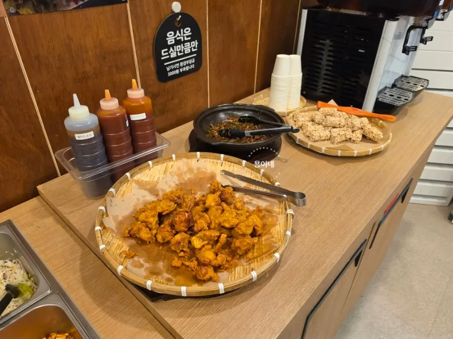 Chicken and vegetable sides at the self-bar