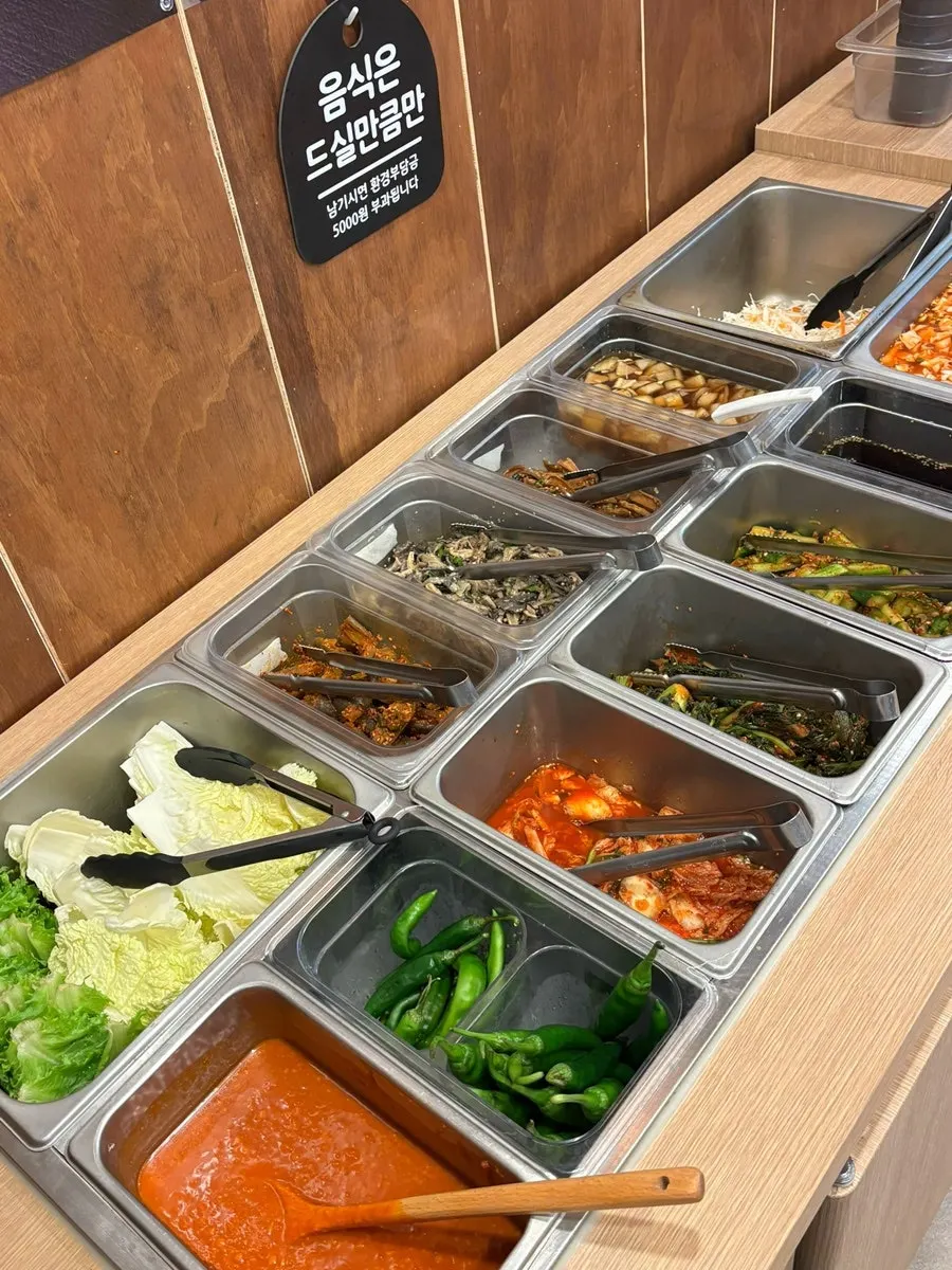 제주바당 밑반찬 한 입 맛보는 상차림
