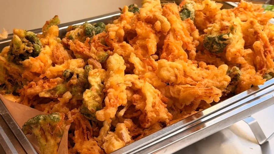 Khu món ăn kèm trong salad bar của Oneul Haru