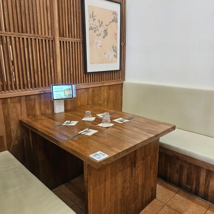 Hall with generously spaced tables at Oneul Haru