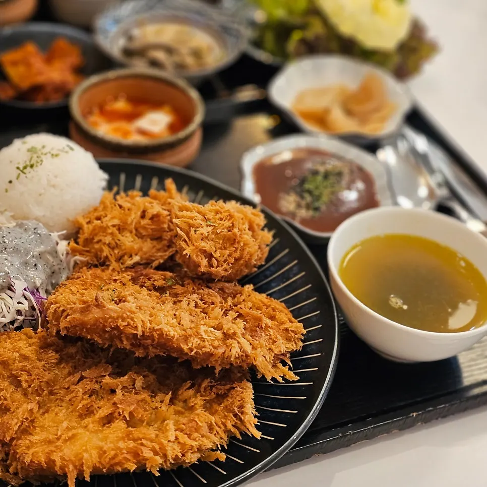 Handmade pork cutlet cheese roll set at Oneul Haru