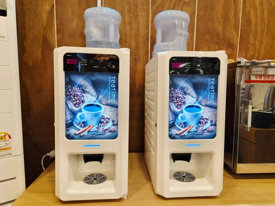 제주바당 후식 코너 음료와 커피머신