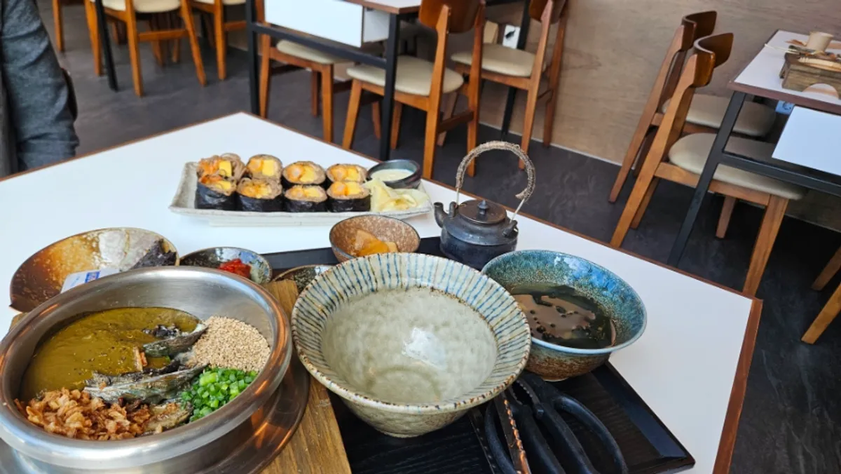 Signature dishes at Sorori Sotbap Gagyeong Direct Branch