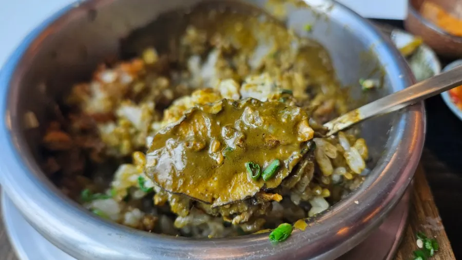 Toppings and pairings for abalone butter pot rice